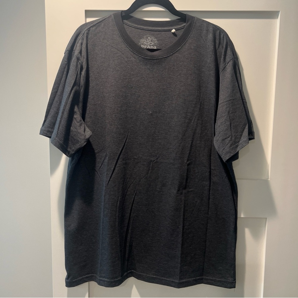 Men’s Prana Short Sleeve T Shirt Black And Gray Stripes XL